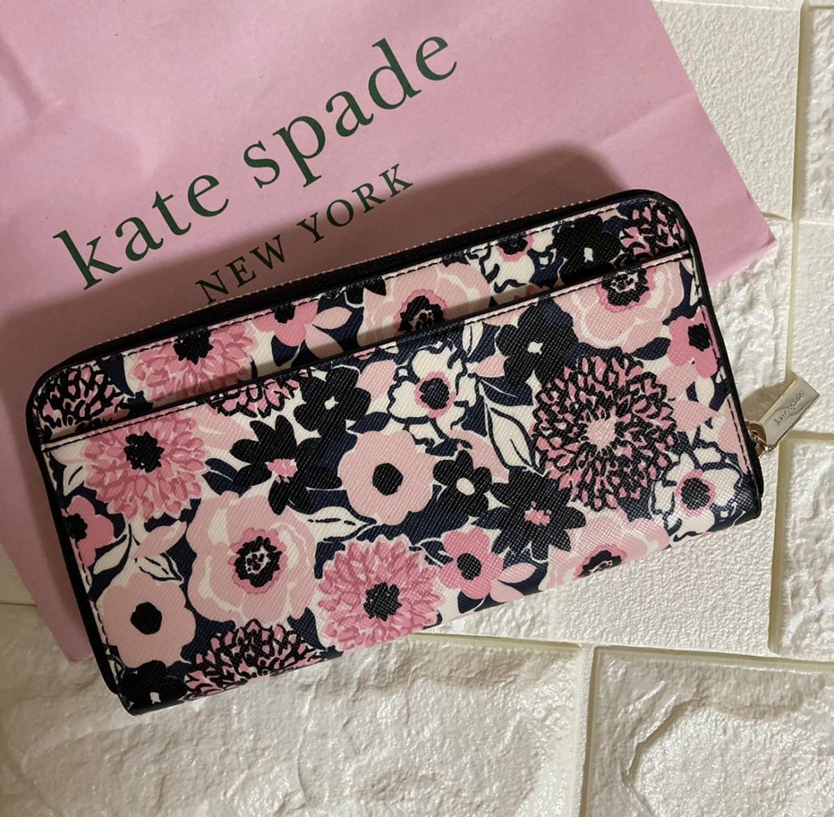 高評価なギフト kate spade 花柄長財布 ウオレット ケイトスペード