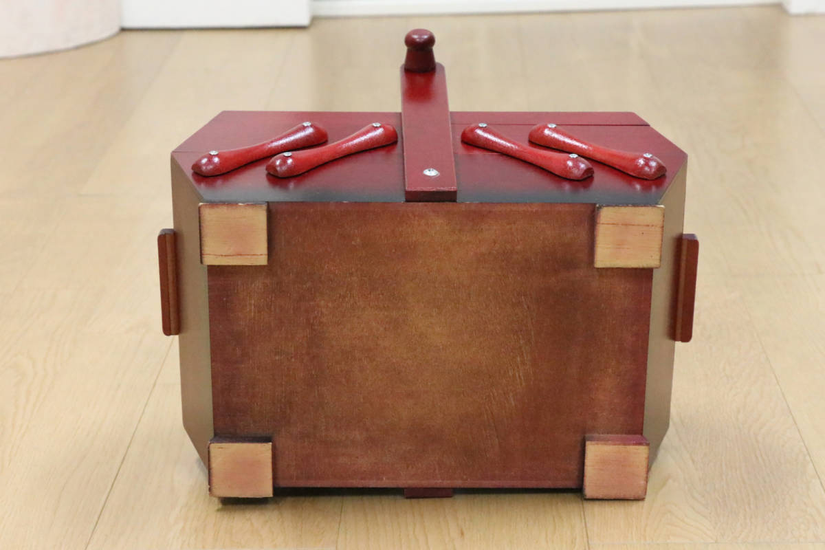 裁縫箱　小物入れ　道具箱　木製　横34㎝×縦27㎝×高さ24㎝　レトロ　ソーイングボックス　中古品_画像8