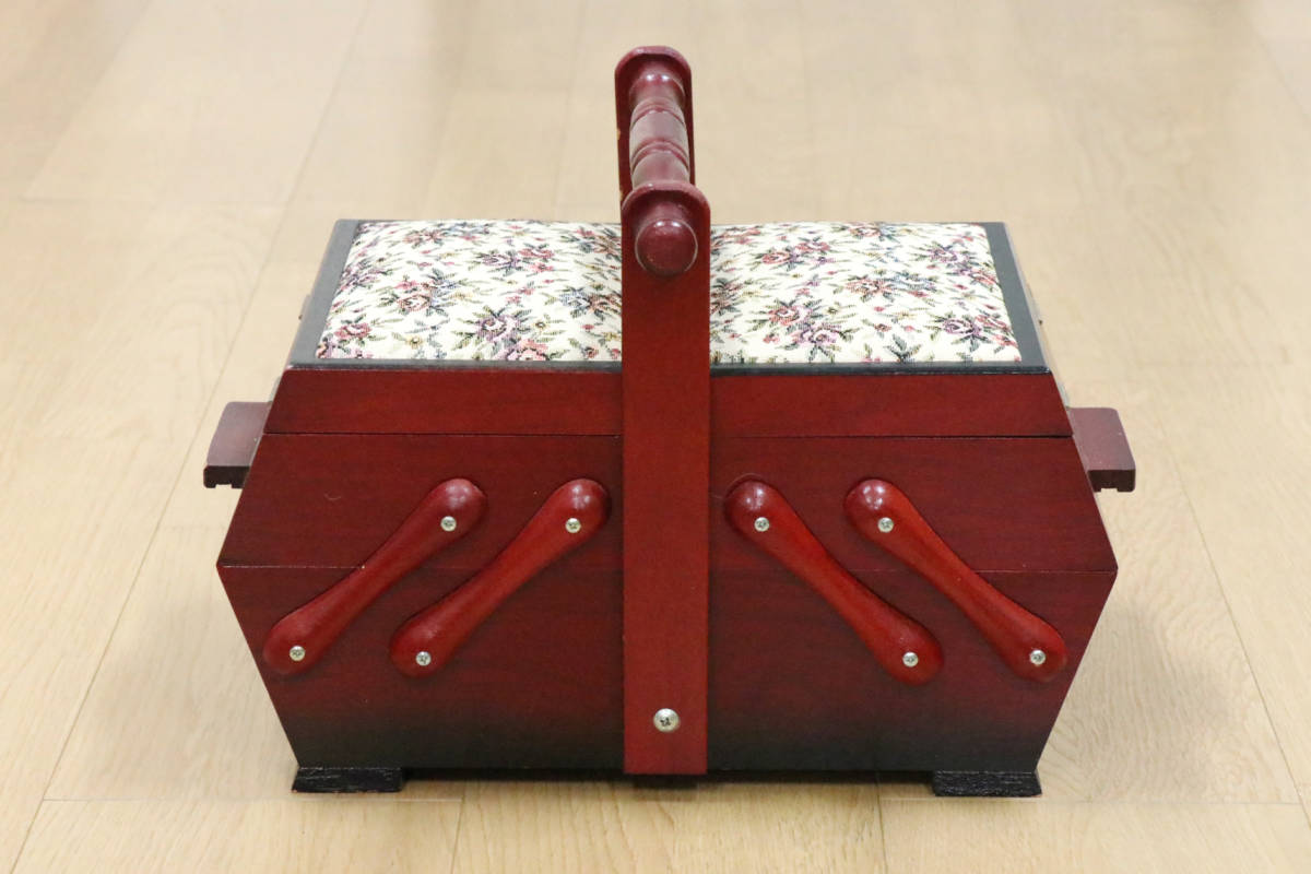 裁縫箱　小物入れ　道具箱　木製　横34㎝×縦27㎝×高さ24㎝　レトロ　ソーイングボックス　中古品_画像1
