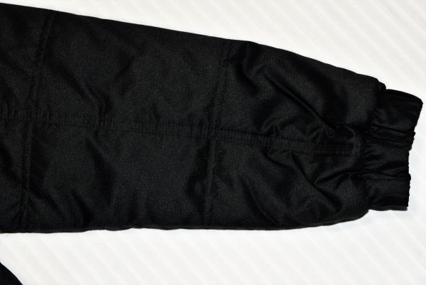 ★★ナイキ★ 人気のブラック黒 中綿入りの暖かいフロントジップジャケットM_画像4