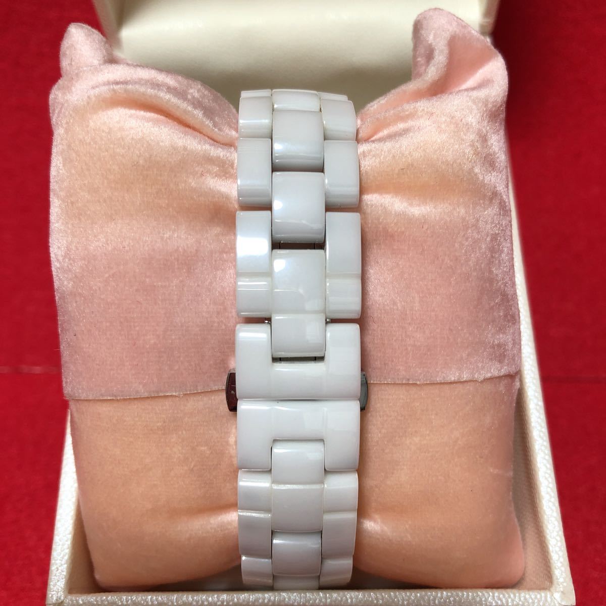  Hello Kitty *35 anniversary limitation high class white ceramic . ornament watch natural diamond wristwatch * regular price 42,984 jpy serial number 2010 Sanrio 