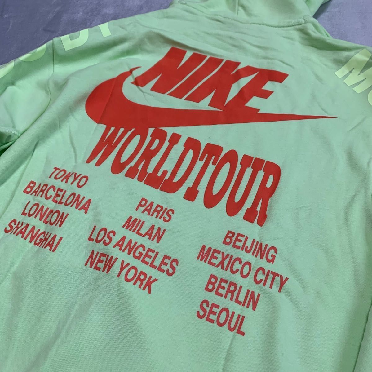 ナイキ ワールドツアー プルオーバーフーディ ライム 新品 XXL NIKE NSW WTOUR PO HOODIE パーカー