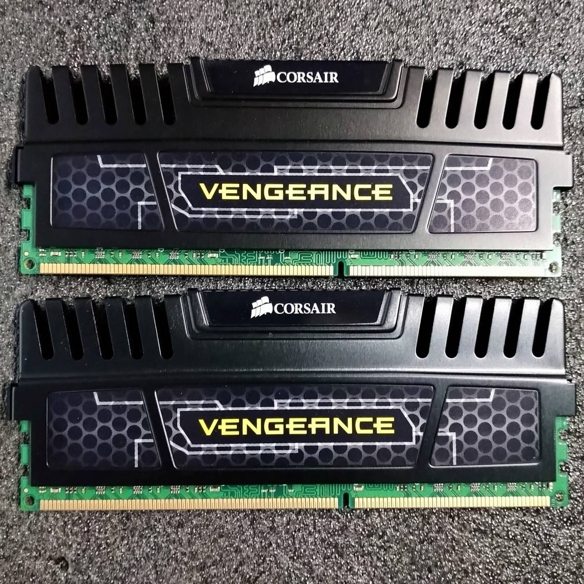 【美品】DDR3メモリ 8GB(4GB2枚組) Corsair VENGEANCE CMZ8GX3M2A1600C9 [DDR3-1600 PC3-12800]_画像3