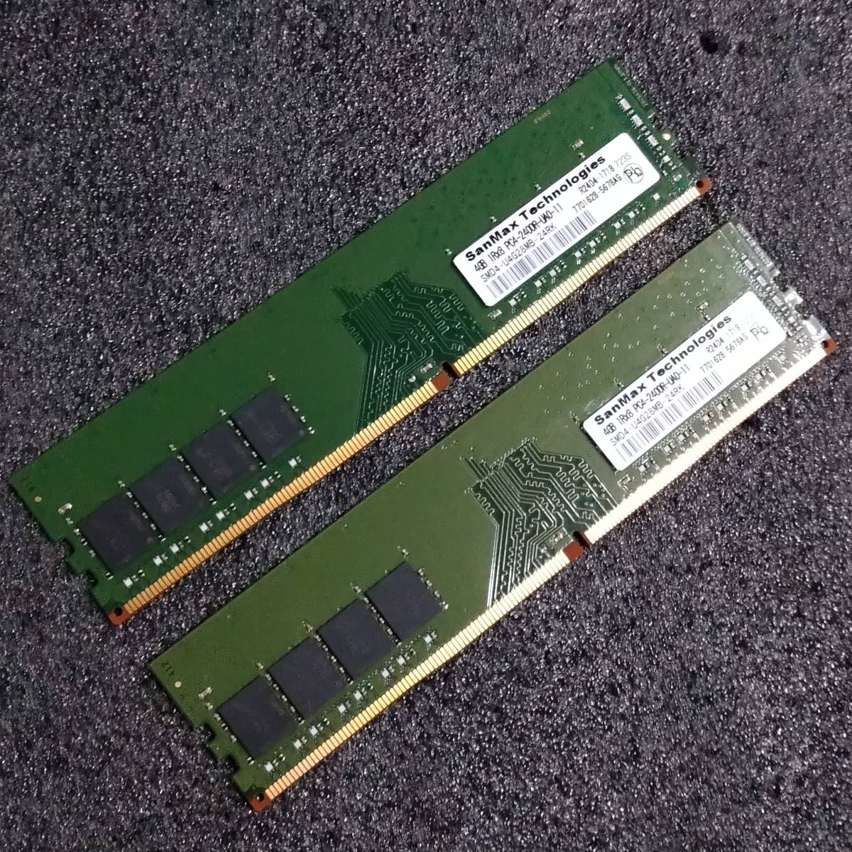 【中古】DDR4メモリ 8GB(4GB2枚組) SanMax SMD4-U4G28MB-24RK [DDR4-2400 PC4-19200]_画像1