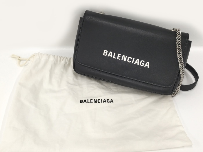 BALENCIAGA エブリデイ チェーン ショルダーバッグ レザー ブラック