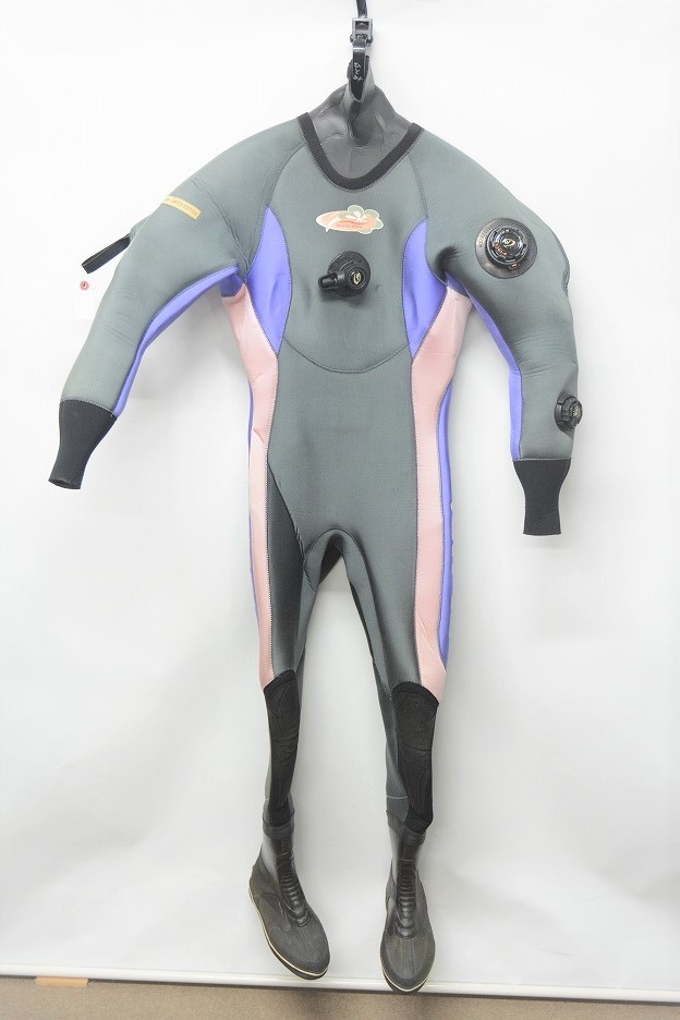 World Dive ワールドダイブ 5mm レディース ドライスーツ（156cm/48kg/ブーツ24cm)［Dsuit-220513UM］_画像1