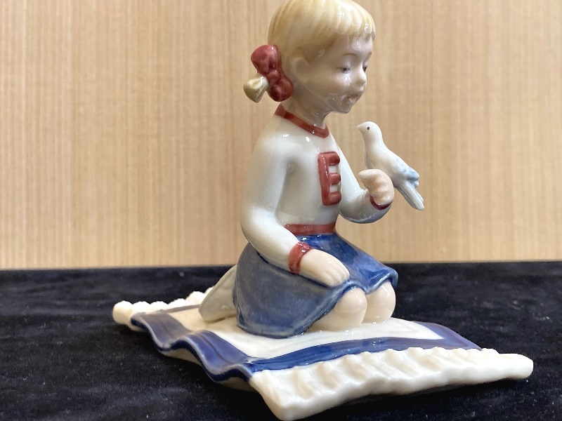 ロイヤルコペンハーゲン エマとフレデリック 2001 www.pegasusforkids.com