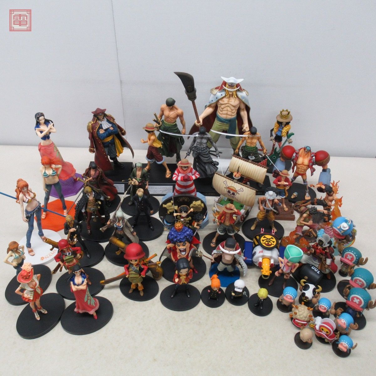 Yahoo!オークション - ONE PIECE ワンピース フィギュアまとめて大量50