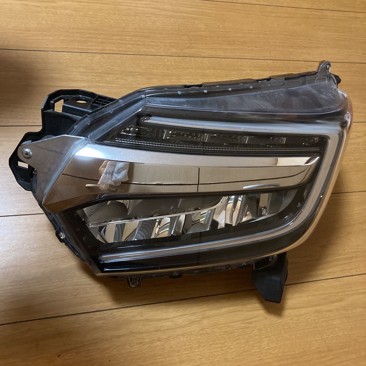 ホンダN-BOXカスタム JF3左ヘッドランプ W3106(ヘッドライト)｜売買 