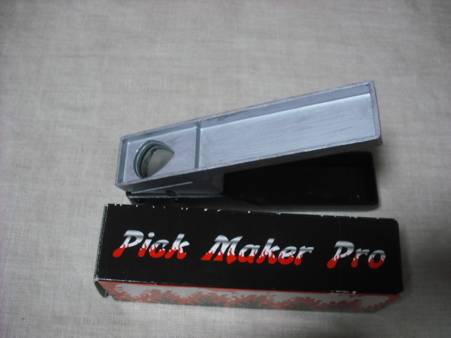 送料格安 Guitar Pick cutter オリジナルピック製作ピックパンチ ピックカッター ピック メーカー ブロ ティアドロップ型 _画像4