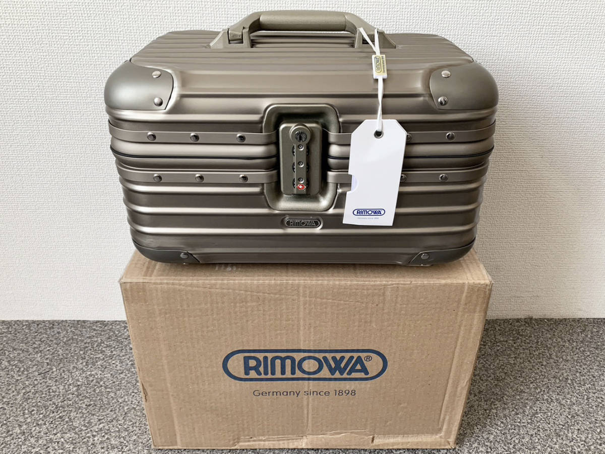 RIMOWA TOPAS TITANIUM BEAUTY CASE リモワ トパーズ チタニウム ビューティーケース 11L/カメラケース スーツケース アタッシュ 鞄 バッグ