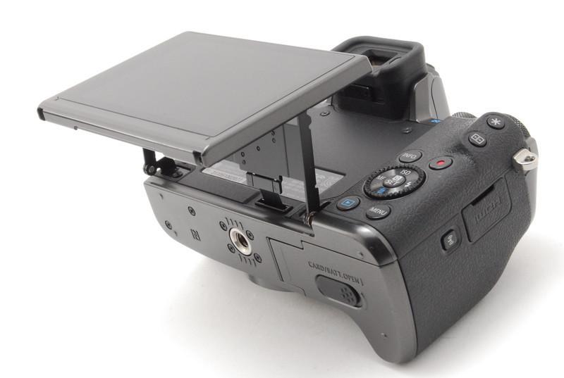 Canon キヤノン EOS M5 レンズキット 新品SD32GB付き_画像5