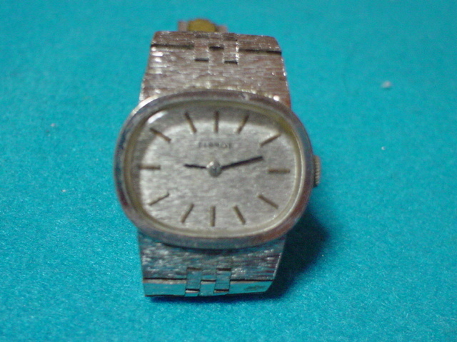 珍品　アンティーク　手巻き式　TISSOT　SWISS　MADE　女性用腕時計　角型　シルバー_画像1