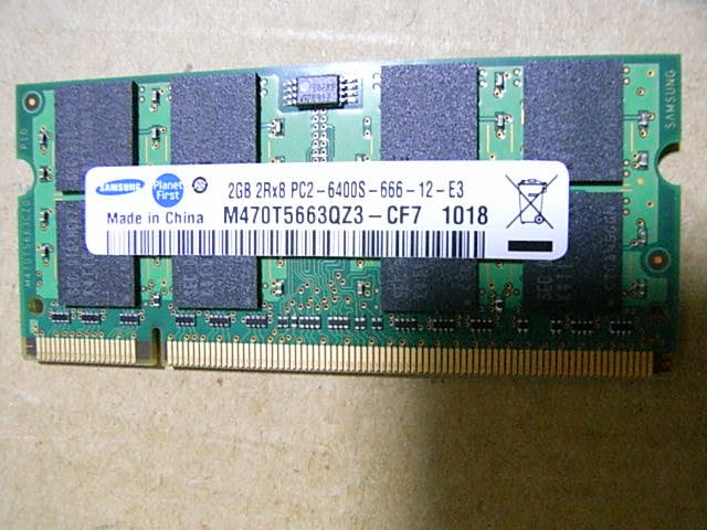 SAMSUNG 2GB PC2-6400 200Pin SODIMM 16チップ メモリ_画像2