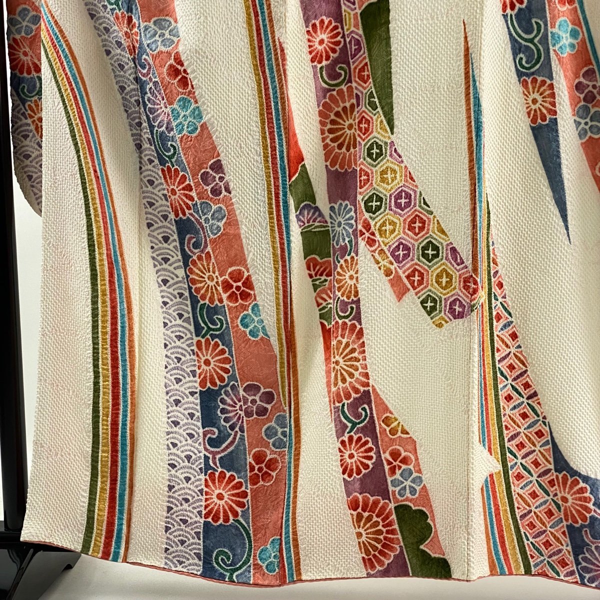 振袖 美品 逸品 菊唐草 青海波 総絞り 白 袷 身丈159cm 裄丈65.5cm M