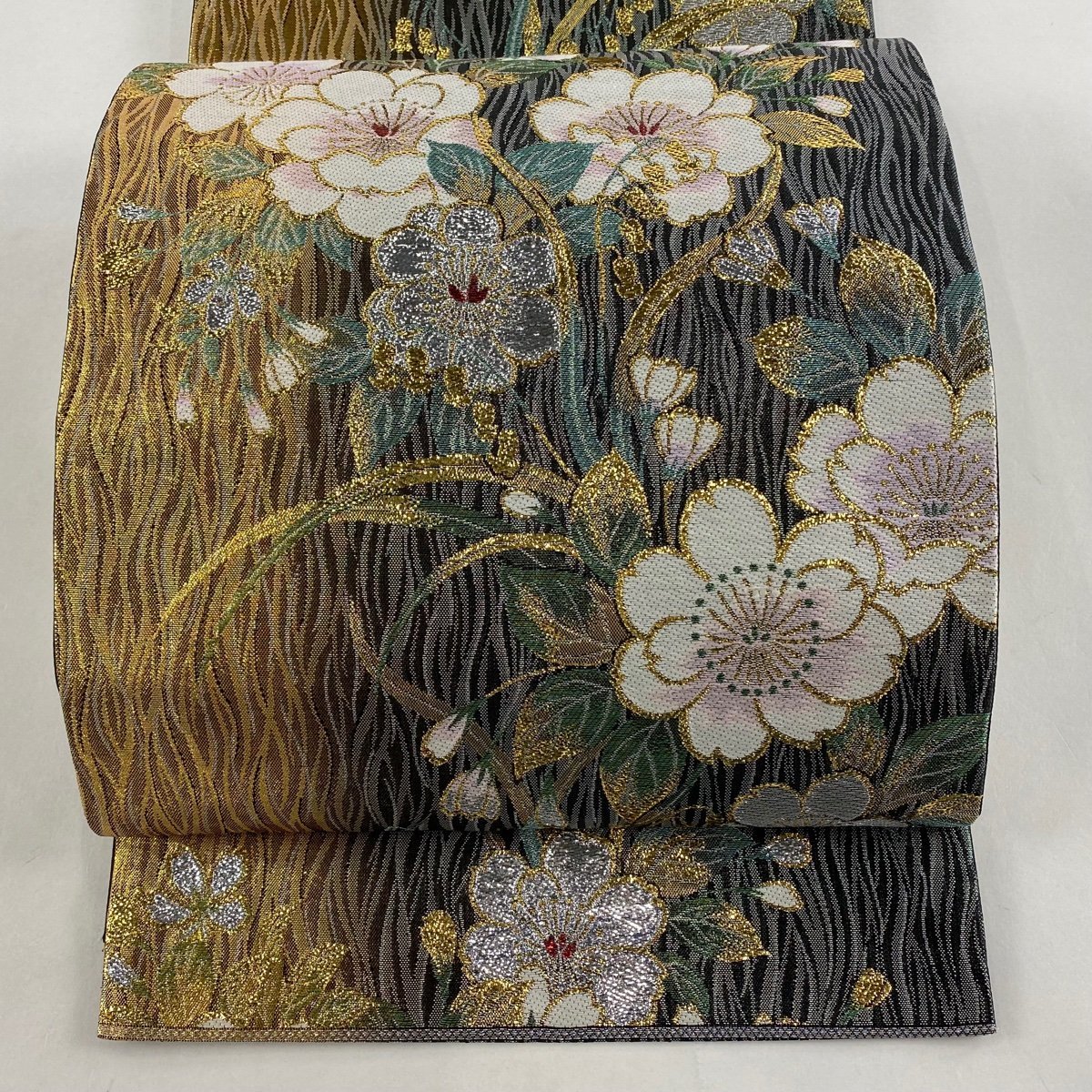 素敵な 墨色 箔 桜 秀品 美品 袋帯 六通 【中古】 正絹 仕立て上がり