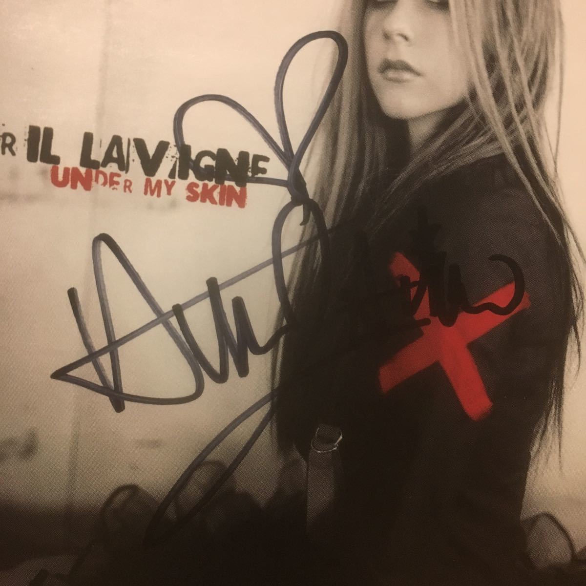 Avril Lavigneavuliru*la vi -n с автографом CD Under My Skin Canada запись 