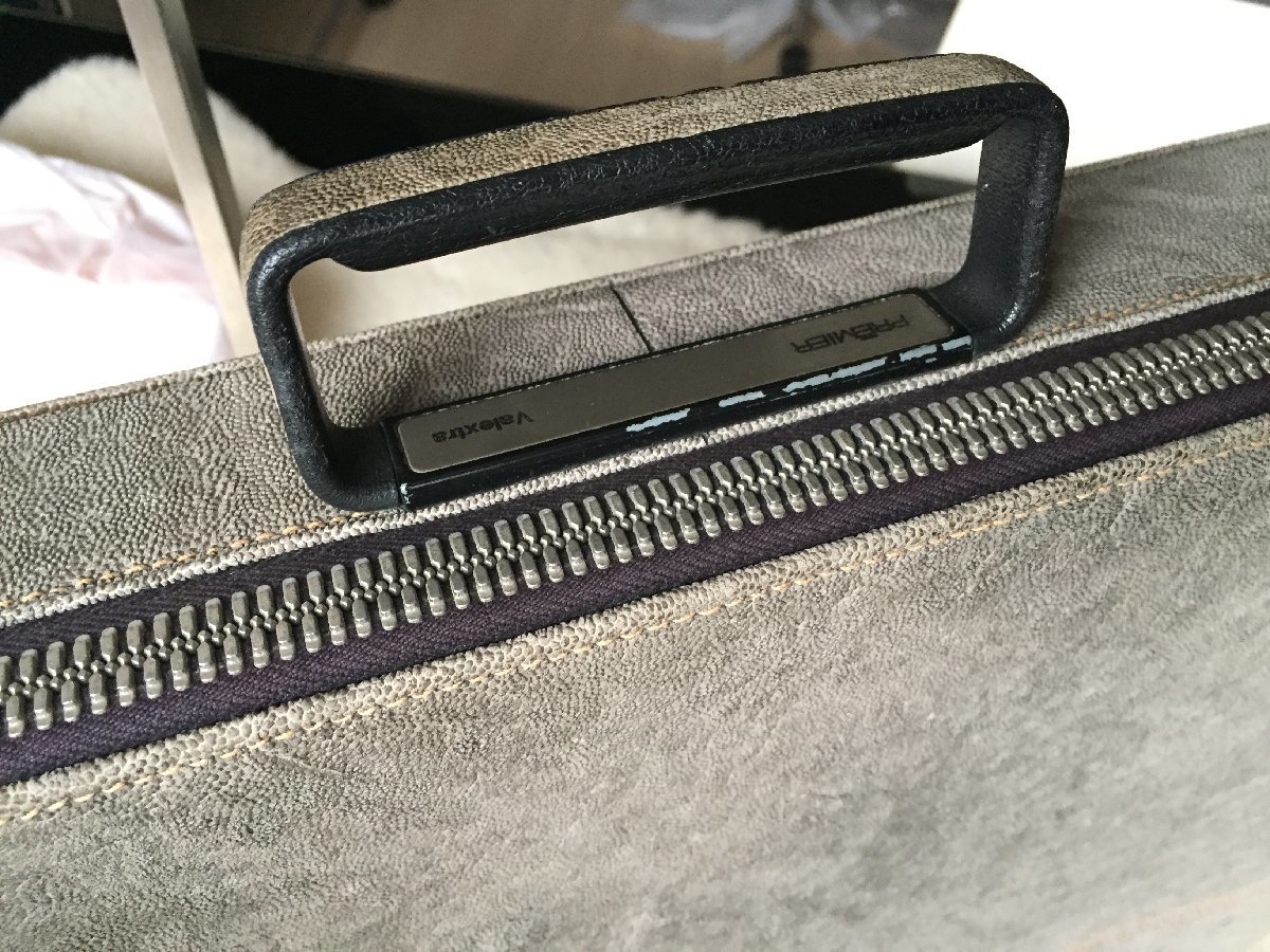 オープニング大セール】 未使用 ヴァレクストラ 象革 レザー ベルト