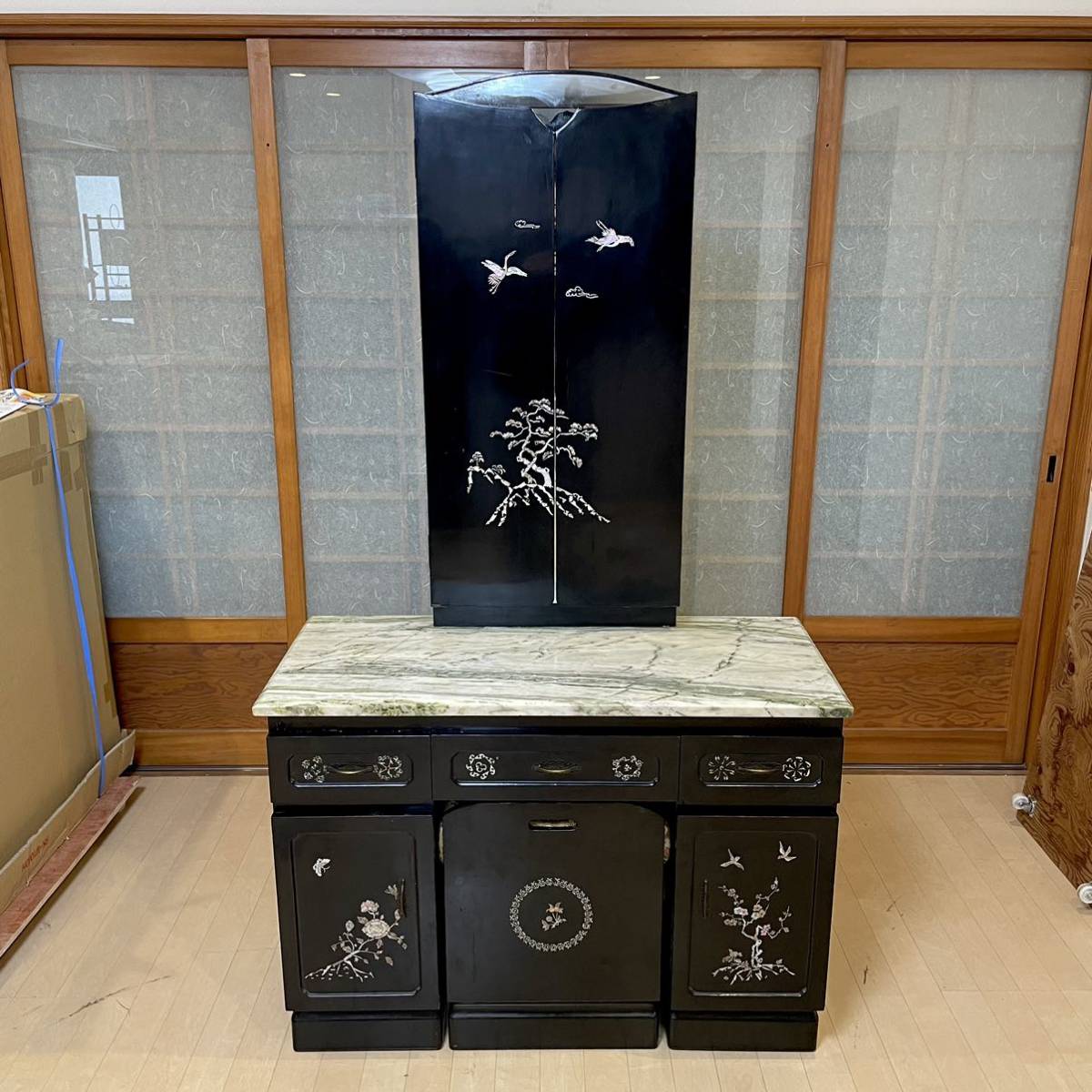 [. bargain ] high class * mother-of-pearl skill * three surface mirror dresser * dresser * dresser * looking glass * tabletop marble * black * tradition handicraft 