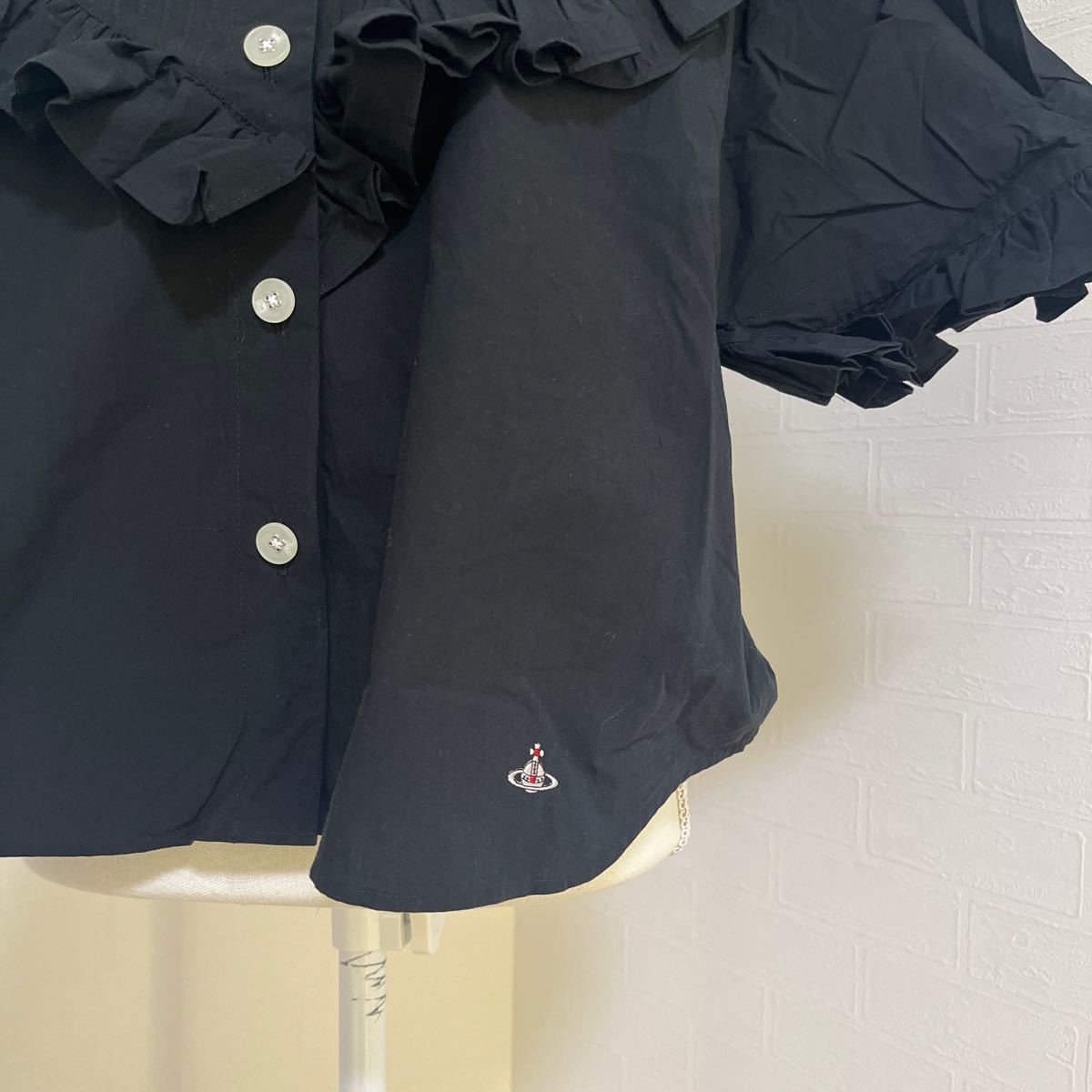 Vivienne Westwood 新品 オーブ刺繍 ハート フリル ブラウス Vivienne Westwood 新品 オーブ刺繍 ハート フリル ブラウス