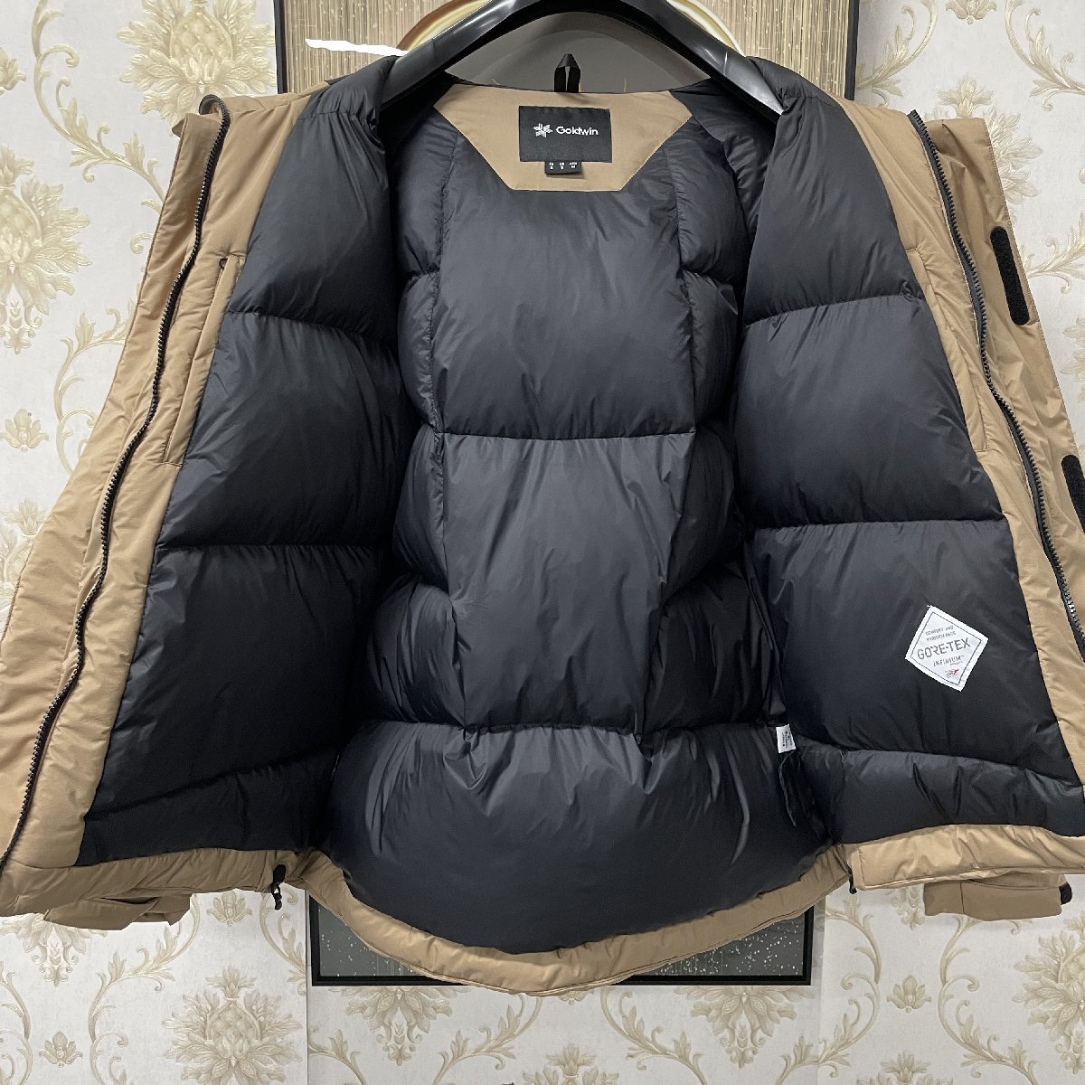 高級限定&定価10万 GOLDWIN GORE-TEX DOWN JACKET コラボ 極地防寒・防水ダウンジャケット 光電子 ゴールドウイン&ゴアテックス S