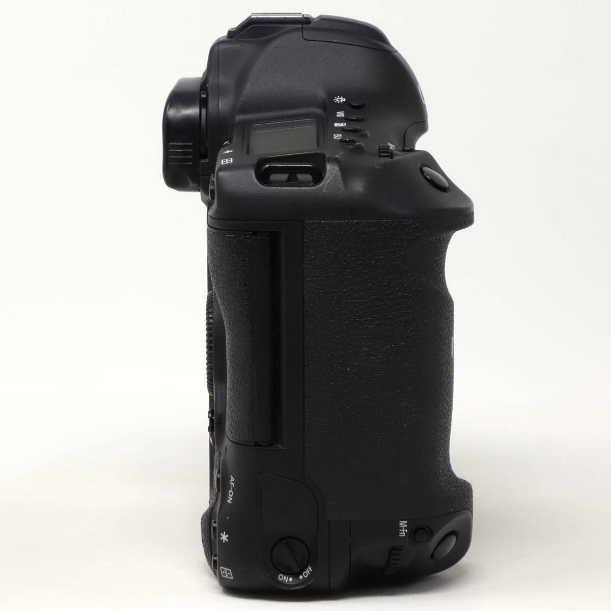 爆買い送料無料 Canon デジタル一眼レフカメラ EOS-1D X Mark II ボディ EOS-1DXMK2
