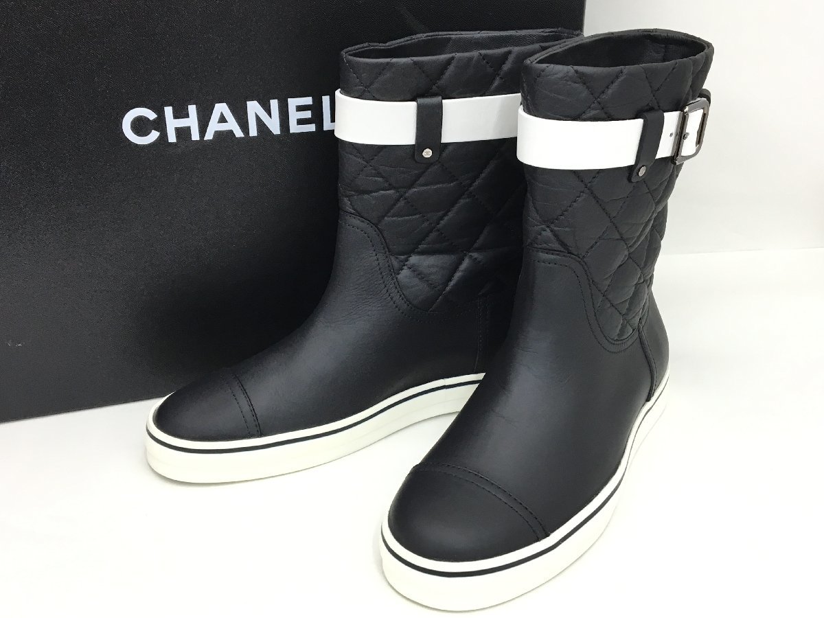 CHANEL マトラッセ ショートブーツ ブラック×ホワイト系 箱付き 中古【sr1104143】