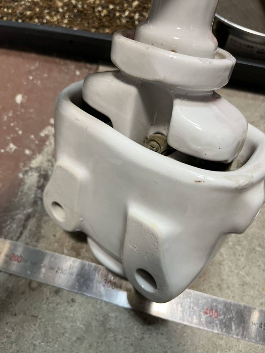 日本碍子製 3500V 30AMP ダルマスイッチ 分岐高圧碍子(がいし)型 日本碍子製 3500V 30AMP ダルマスイッチ 分岐高圧碍子(がいし)型