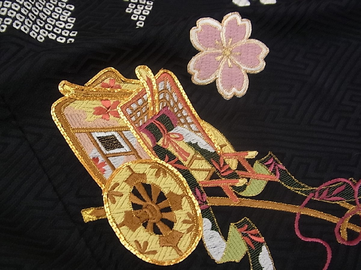 平和屋着物■豪華振袖　駒刺繍　絞り　御所車花文　黒地　金糸　逸品　km1283_画像7