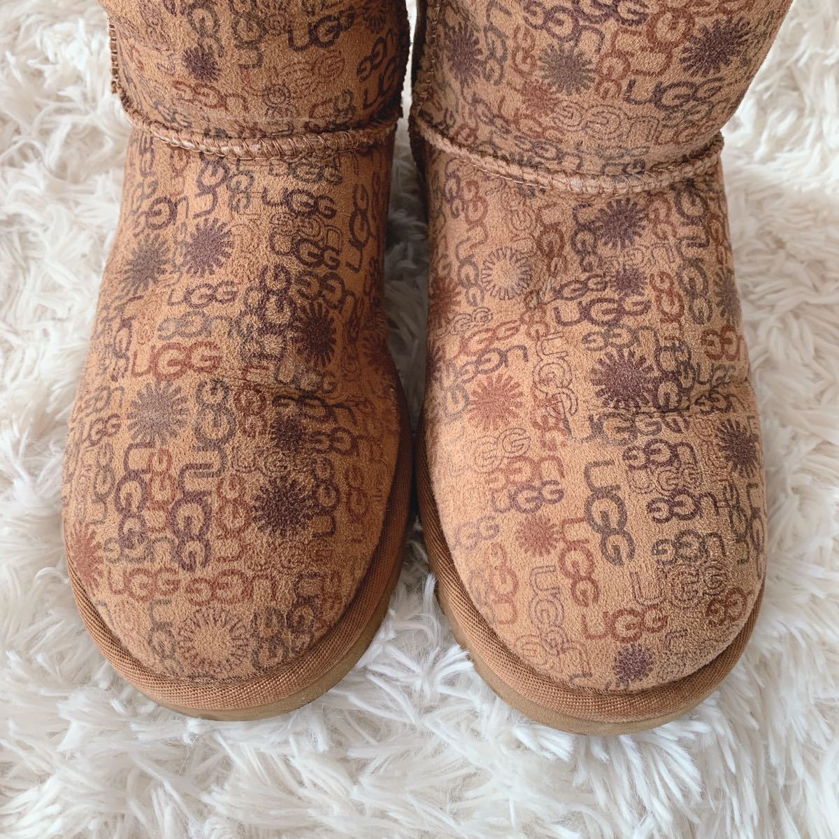 総柄 ロゴ UGG ムートンブーツ 23cm サイズ6 ロングブーツ ベージュ