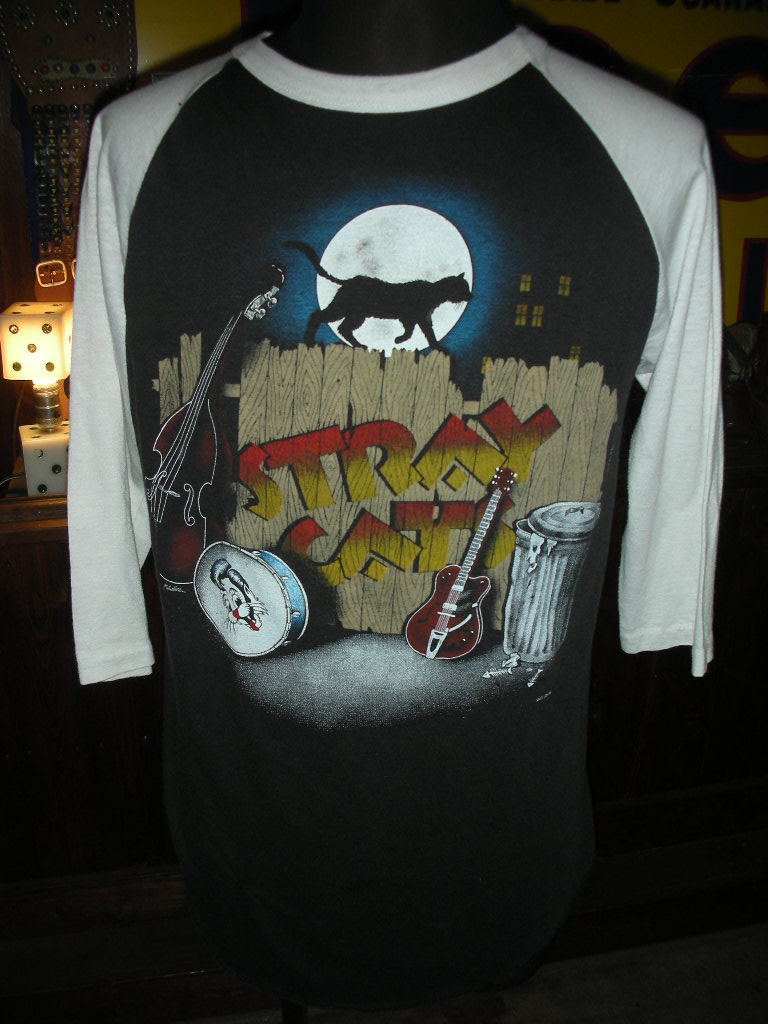 80S ビンテージ 1983年 STRAY CATS STRUTTIN' ACROSS AMERICA TOUR ストレイキャッツ バンド ツアー Tシャツ。_画像3