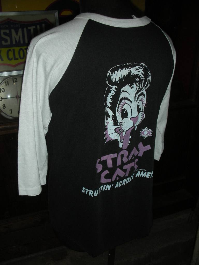 80S ビンテージ 1983年 STRAY CATS STRUTTIN' ACROSS AMERICA TOUR ストレイキャッツ バンド ツアー Tシャツ。_画像4