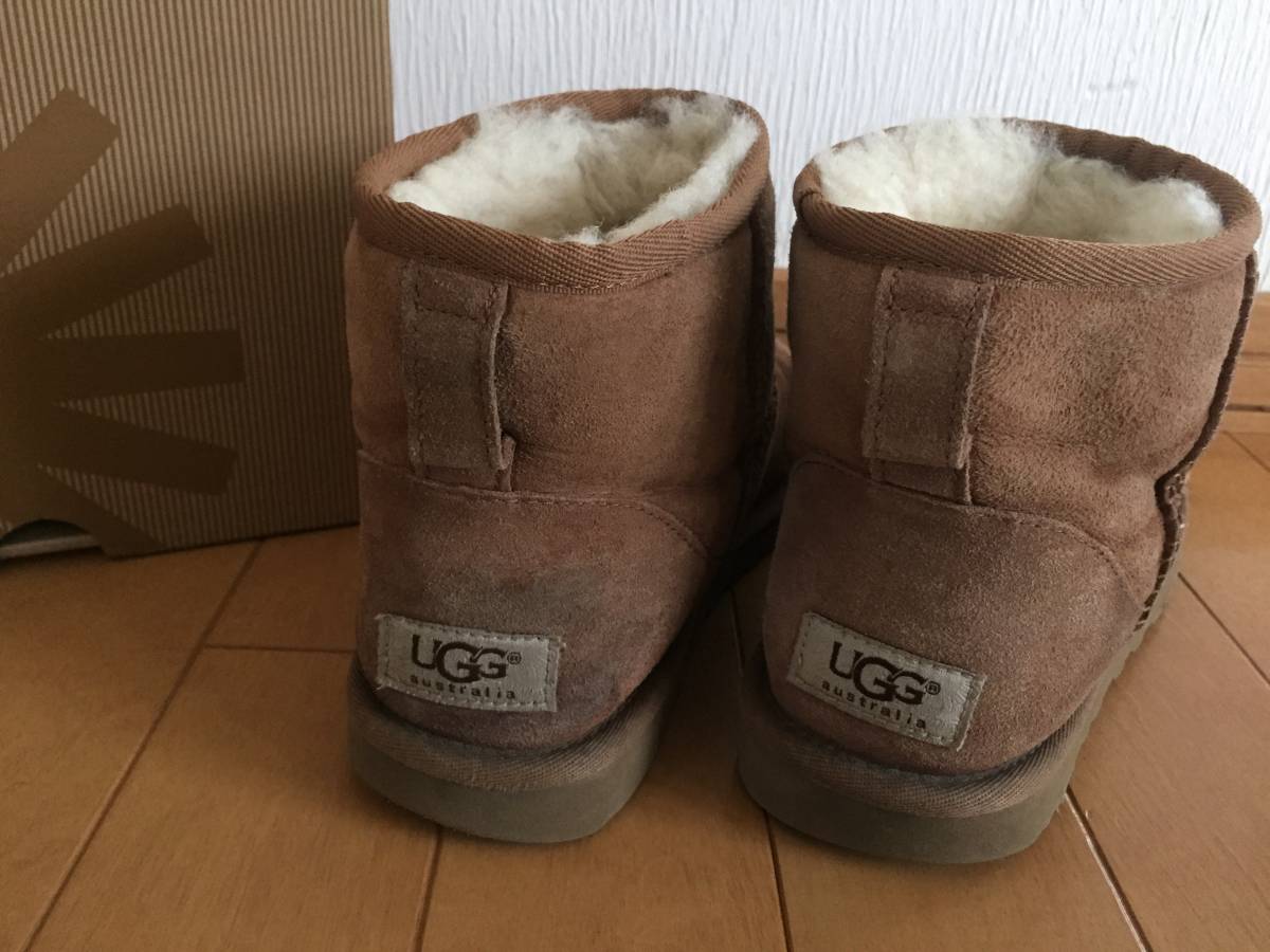 UGG UGG W CLASSIC MINI size 6* mouton boots short 