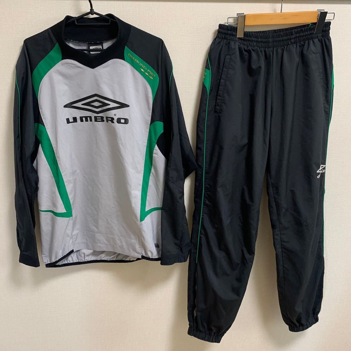 【人気】UMBRO DIAMOND-PRO ピステ 上下セット アンブロ サッカー フットサル ウインドブレーカー トレーニングウェア スポーツウェア