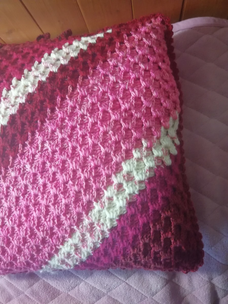 毛糸　ピンク　ウール100％　クッションカバー　ハンドメイド