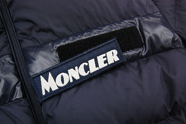 定価¥157 300 美品 モンクレール MONCLER 「SERVIERES セルヴィエール」 シャイニーボーダー切替 スキー型ダウンジャケット 紺 サイズ1