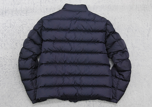 定価¥157 300 美品 モンクレール MONCLER 「SERVIERES セルヴィエール」 シャイニーボーダー切替 スキー型ダウンジャケット 紺 サイズ1