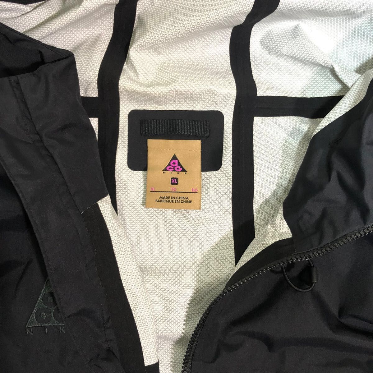 XL Nike ACG ナイロン パッカブル ジャケット レインウェア 撥水 XL Nike ACG ナイロン パッカブル ジャケット レインウェア 撥水