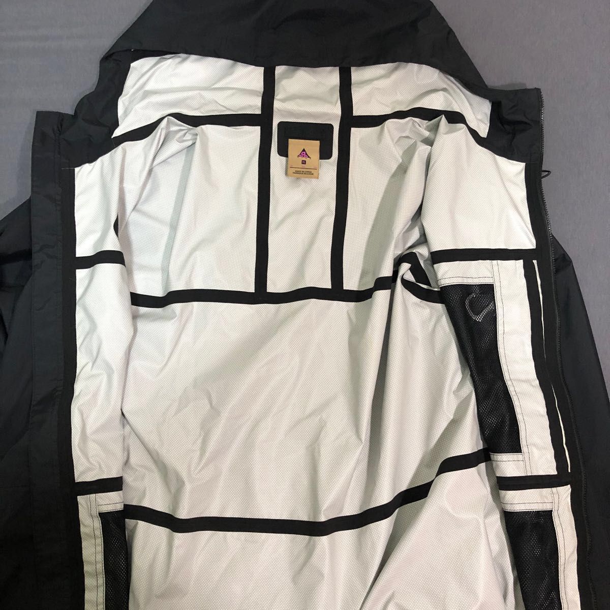 XL Nike ACG ナイロン パッカブル ジャケット レインウェア 撥水 XL Nike ACG ナイロン パッカブル ジャケット レインウェア 撥水