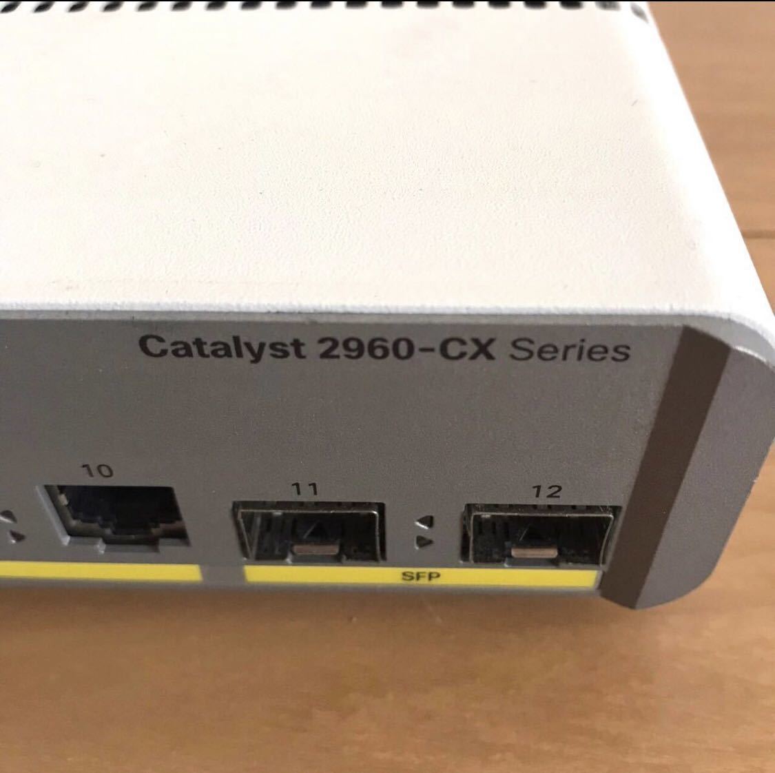 【美品】Ciscoシスコ Switch Catalyst2960CXシリーズ 【型番 WS-C2960CX-8TC-L】 VPNルーター シスコ スイッチ コンピュータ 【通電確認】_画像2