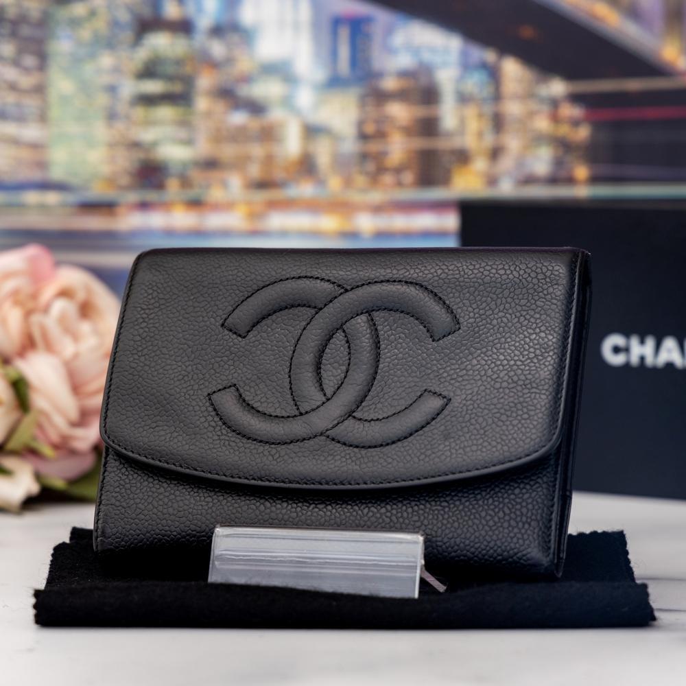 CHANEL シャネル デカココ キャビアスキン 折り財布 ５番台 ブラック