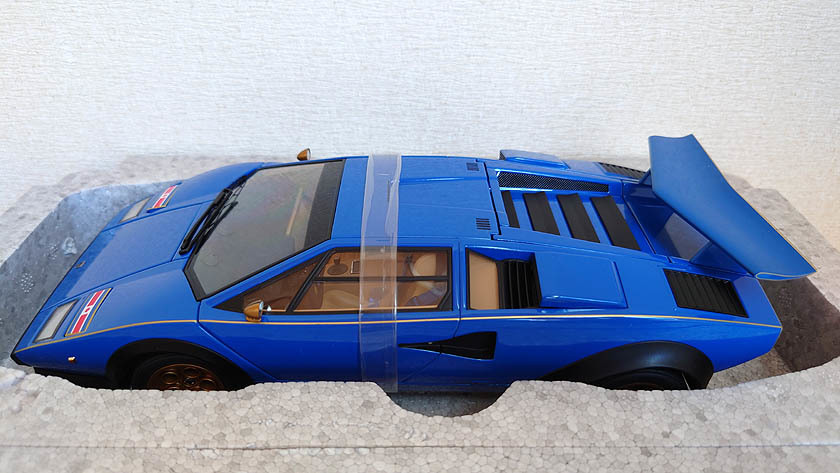新品】オートアート(AUTOart) 1/18 ランボルギーニカウンタック LP500S