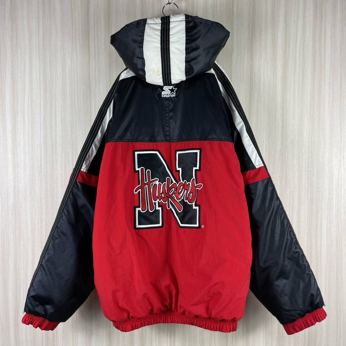 【入手困難】スターター NCAA ネブラスカ大学 コーンハスカーズ バックロゴ 切替デザイン ジップアップブルゾンパーカー XXL レッド 古着