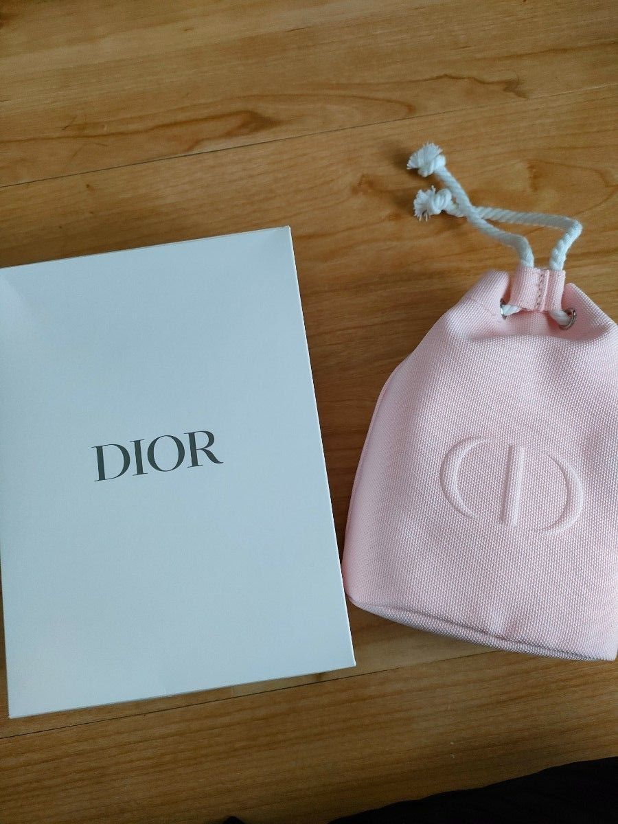 Dior／カプチュールトータルセルENGYドローストリングピンク巾着ポーチセット 基礎化粧品
