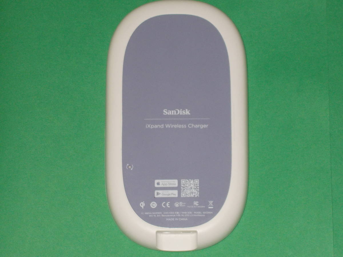 ジャンク★SanDisk サンディスク iXpand Wireless Charger ワイヤレスチャージャー 充電器 SDIZ90N★ACアダプター KSA-18F-120150HU★_画像3