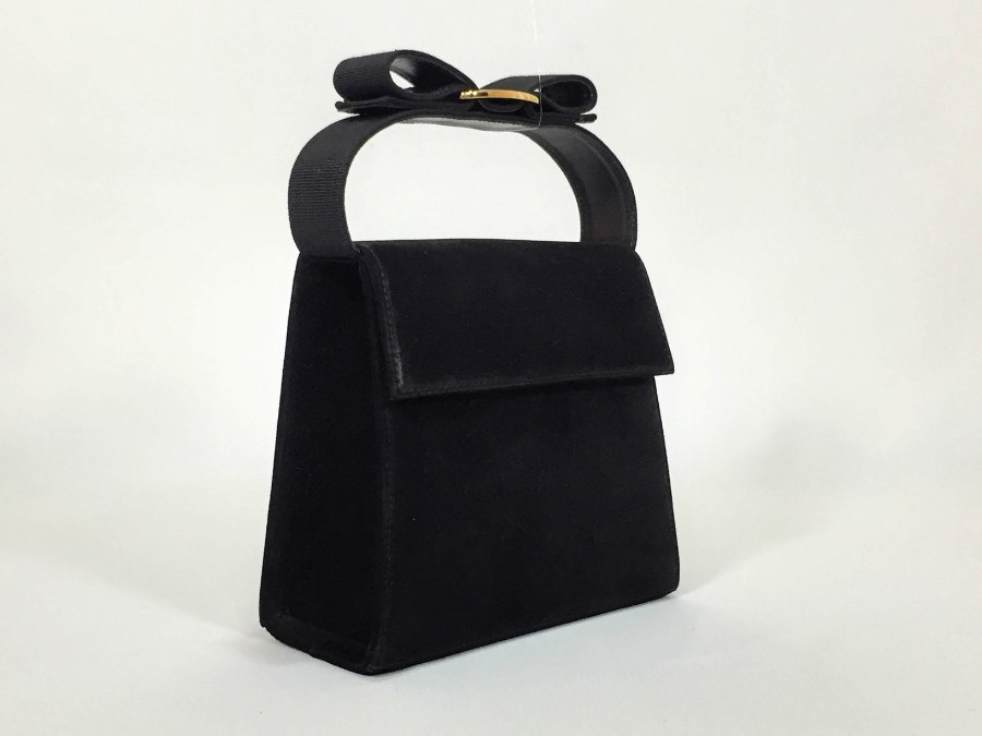 送料無料 【人気 美品】 Salvatore Ferragamo フェラガモ ハンドバッグ ヴァラ リボン 黒 スエード ブラック 2way ショルダーバッグ_画像4