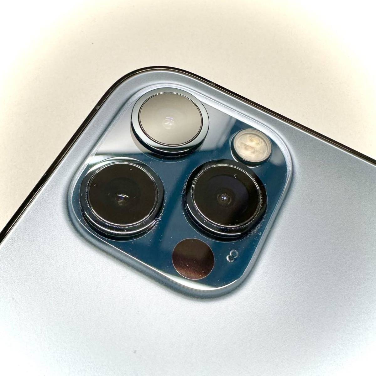iPhone 12 Pro 128GB MGLR3LL/A 北米版 シャッター音無し 香港版 iPhone 12 Pro 128GB MGLR3LL/A 北米版 シャッター音無し 香港版