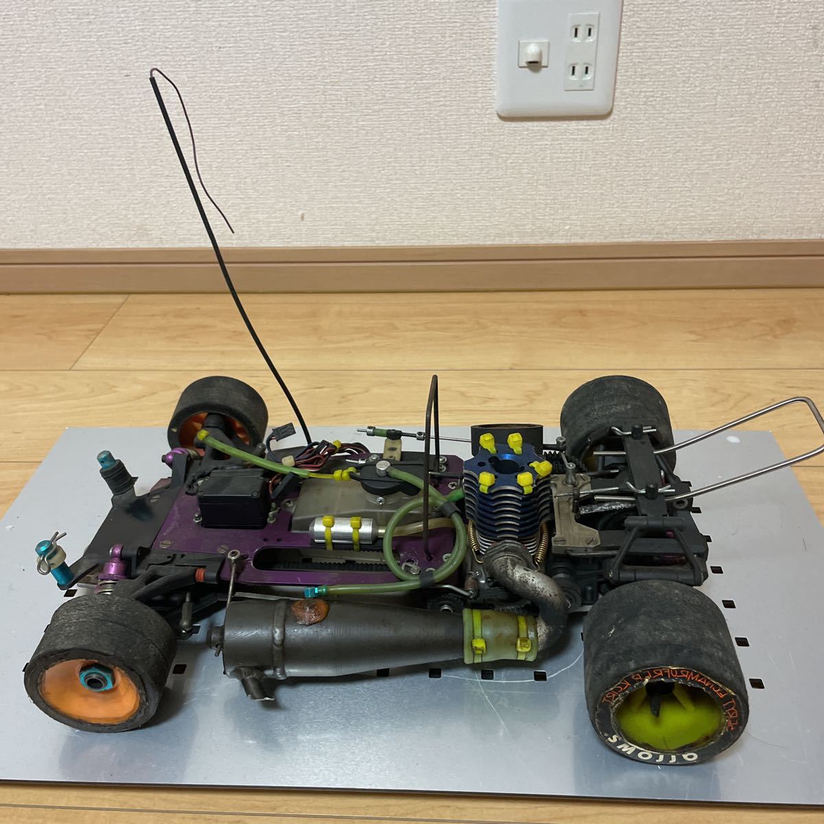 Yahoo!オークション - 京商 1/8 エンジンカー ラジコン Yahoo!オークション - 京商 1/8 エンジンカー ラジコン