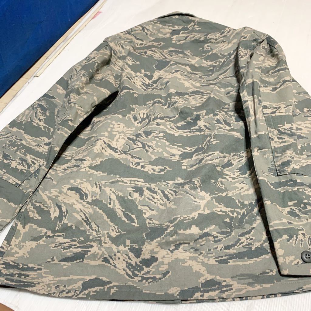 米軍放出品 アメリカ空軍　USAF デジタルタイガー迷彩　コンバットジャケット 12R 中古　上着_画像3