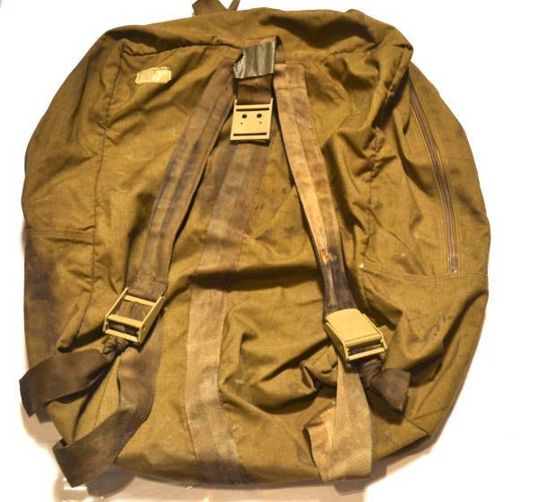 実物 USMC 米海兵隊 KID BAG コヨーテ ナイロン ミリタリー キッドバッグ 64x49 d_画像1